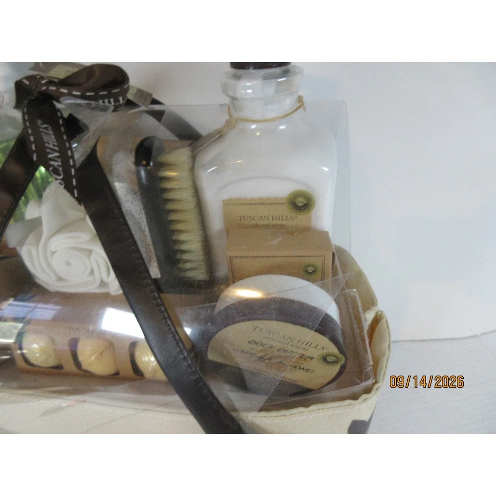 Tuscan Hills Vanilla Almond Body Care Collection 10pc Gift Set in Reusable Tote